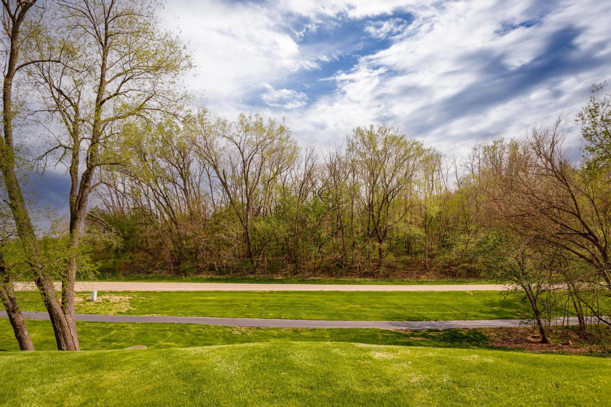 Quiet Home Minutes From Lake Galena & Eagle Ridge Εξωτερικό φωτογραφία